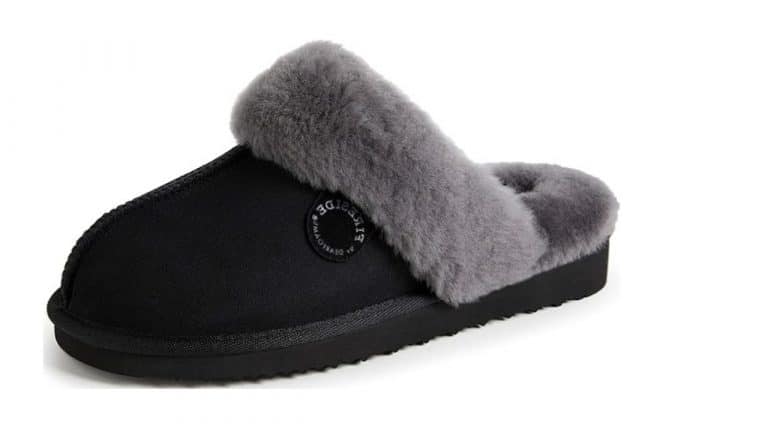 Black outdoor slippers